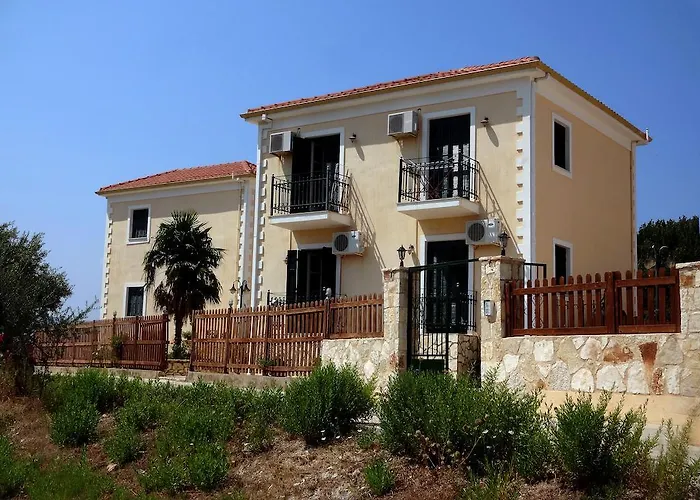 דירה Iriana Village